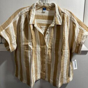 NWT Linen Cropped Button-Up
